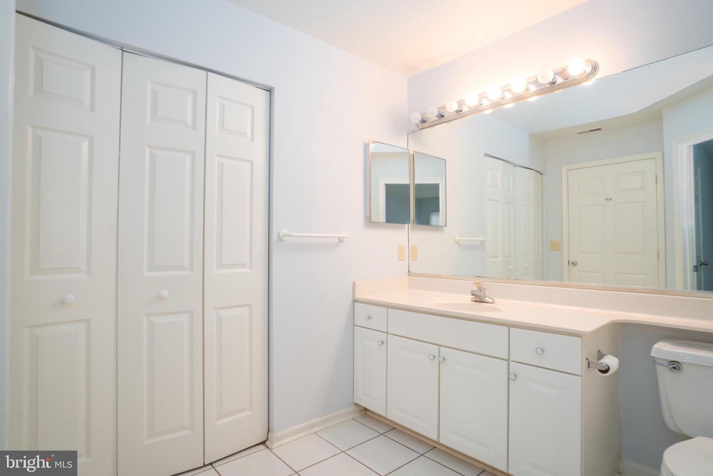 4401 Silverbrook Ln #b101 Property Photo 10