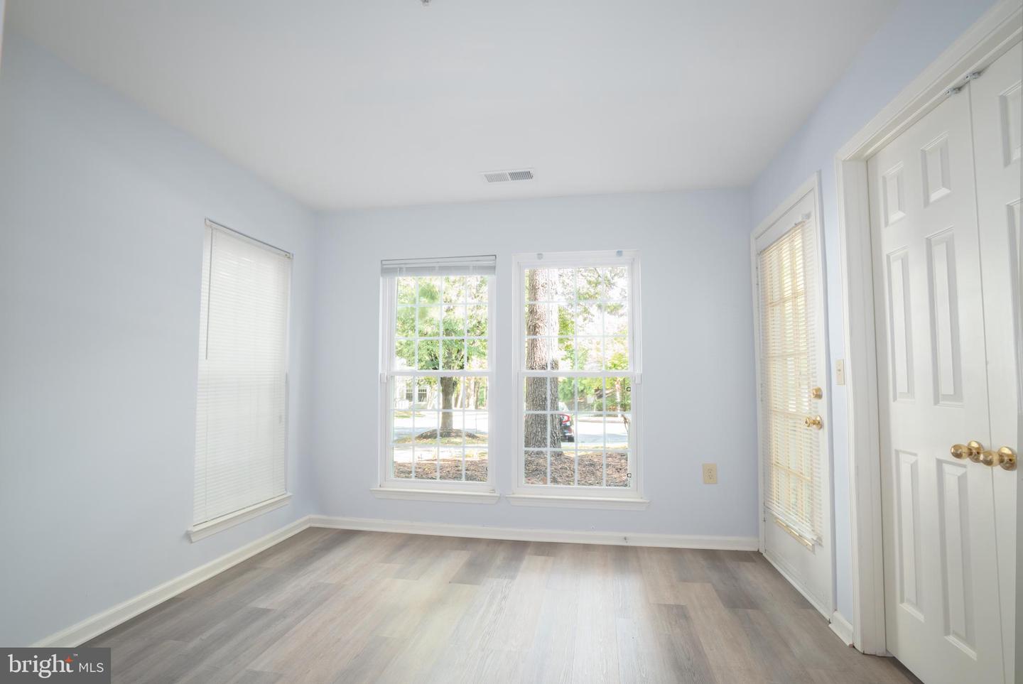 4401 Silverbrook Ln #b101 Property Photo 13