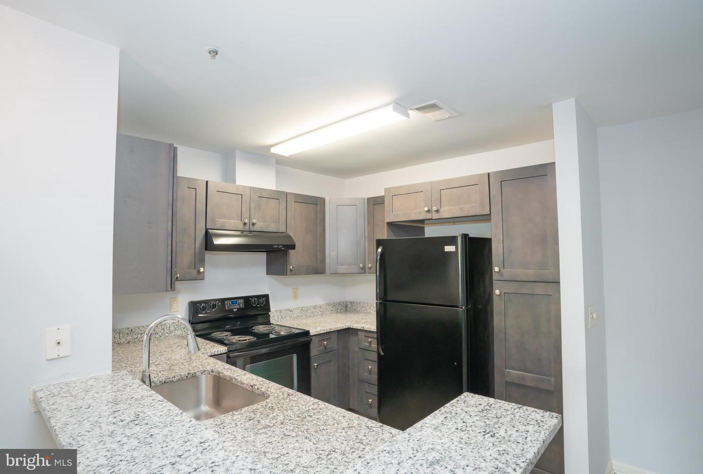 4401 Silverbrook Ln #b101 Property Photo 16