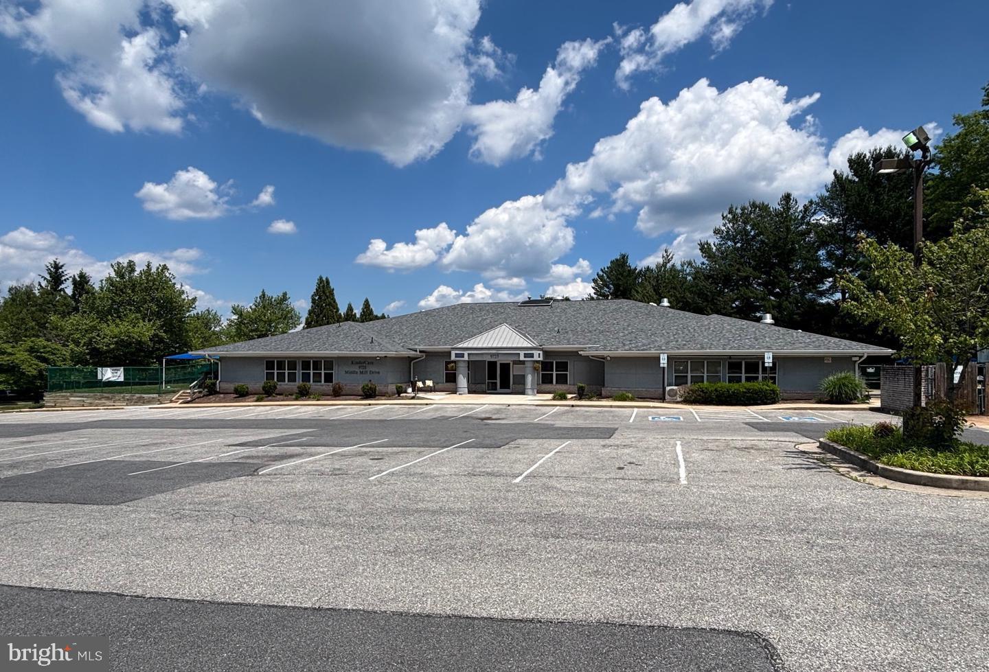 4401 Silverbrook Ln #b101 Property Photo 17