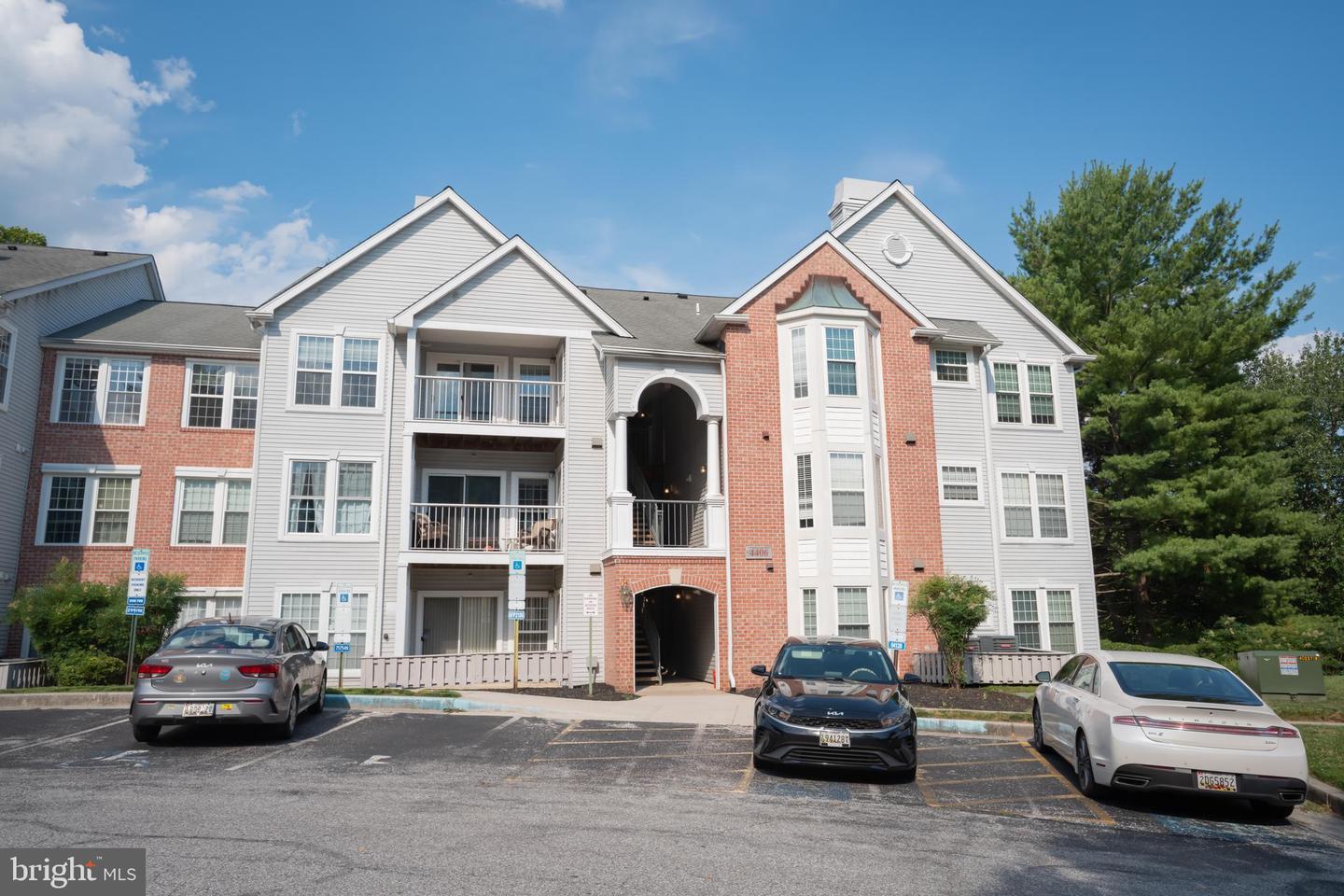 4406 SILVERBROOK LN #J302 Property Photo 1