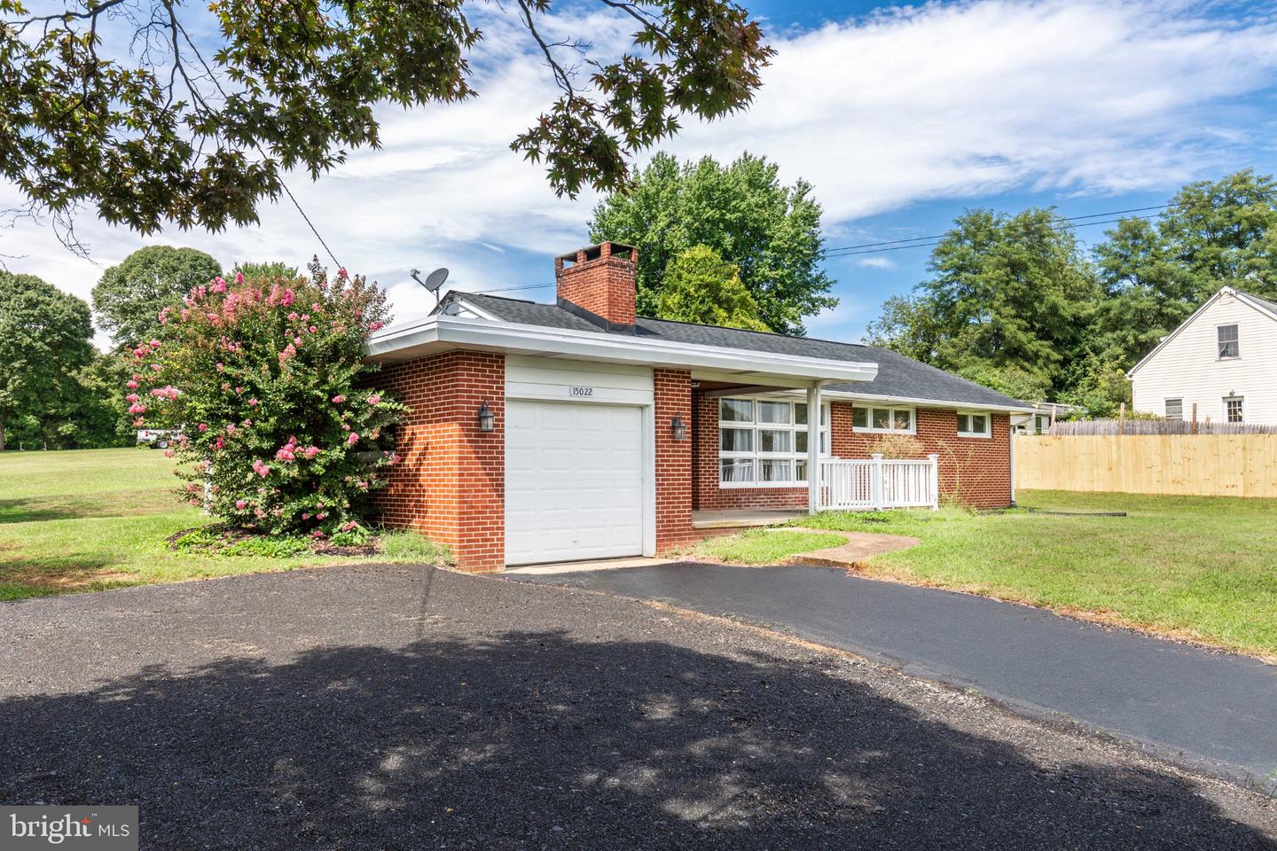 15022 Hanover Pike Property Photo 2