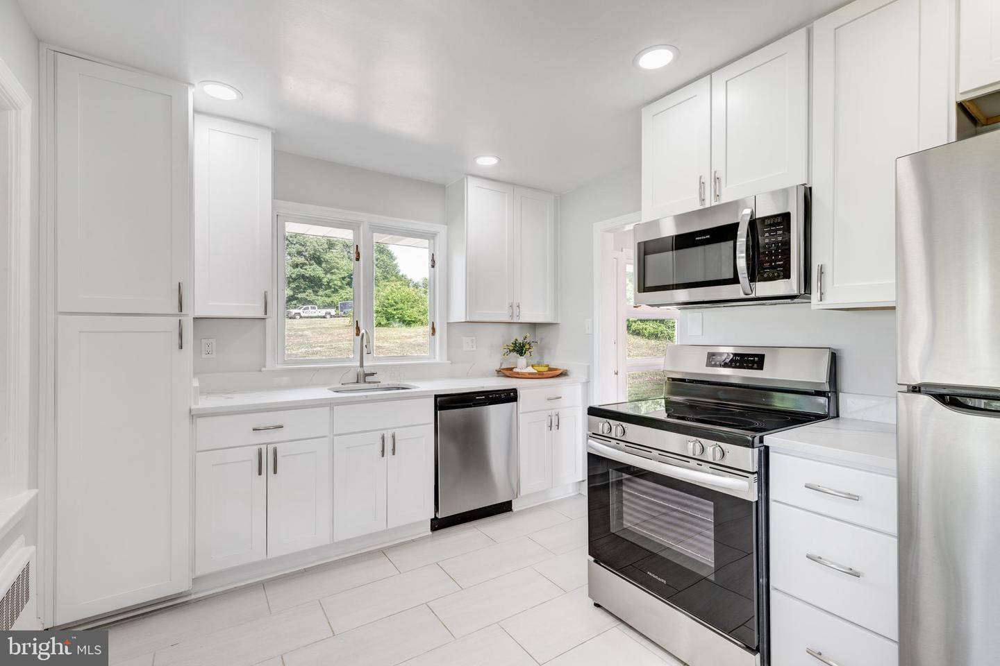 15022 Hanover Pike Property Photo 9