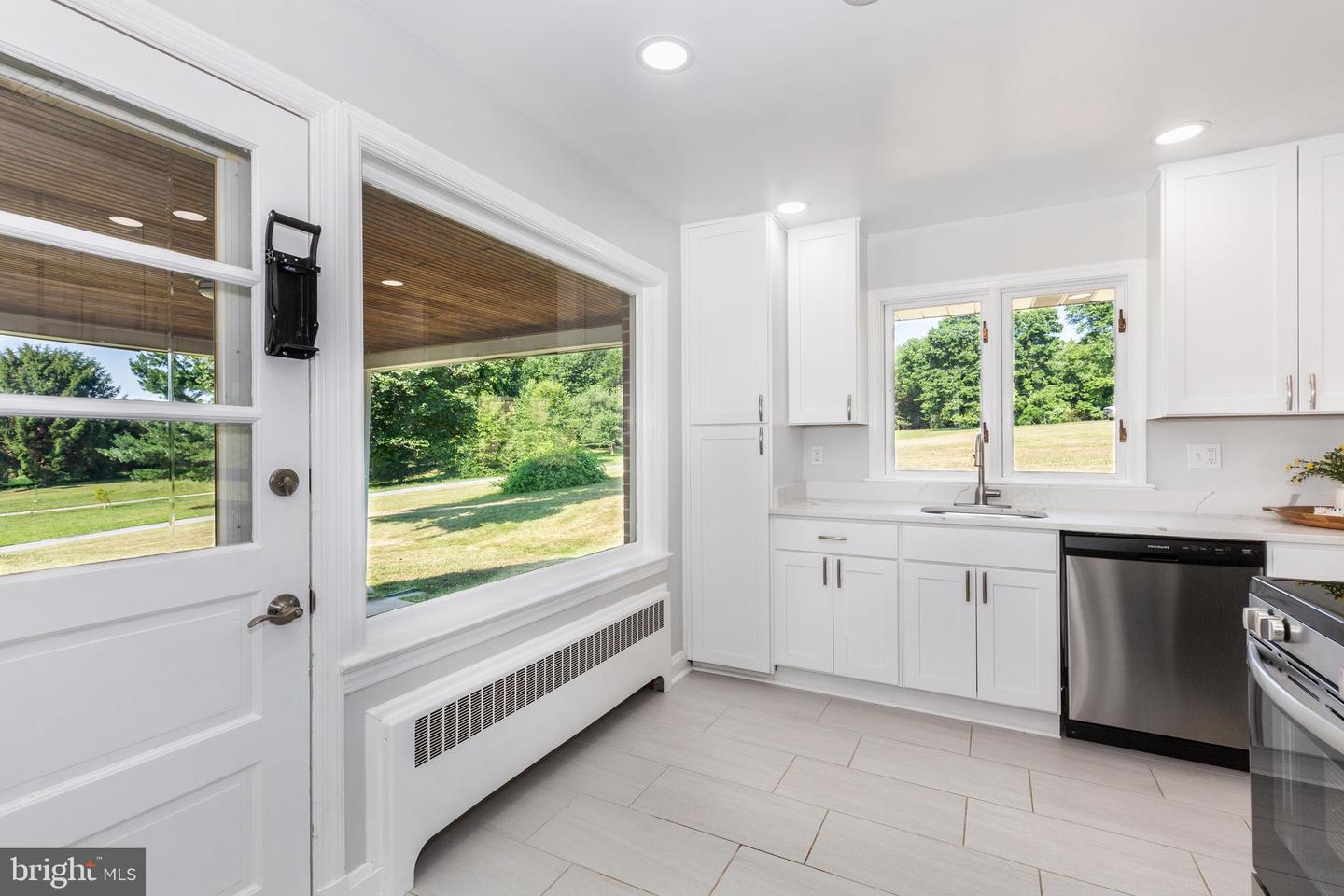 15022 Hanover Pike Property Photo 11