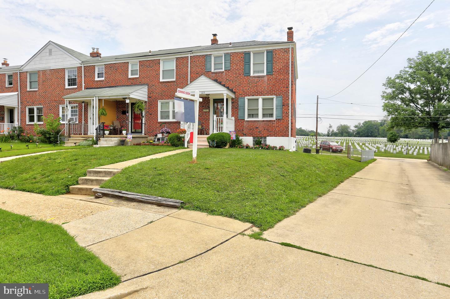 123 GARDEN RIDGE RD Property Photo 1