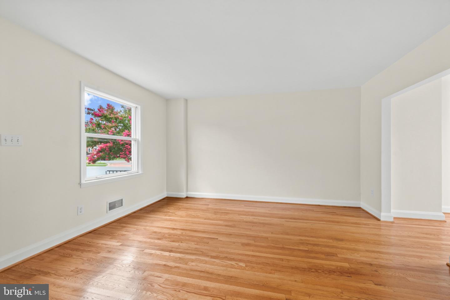 2207 Hawthorne Rd Property Photo 6
