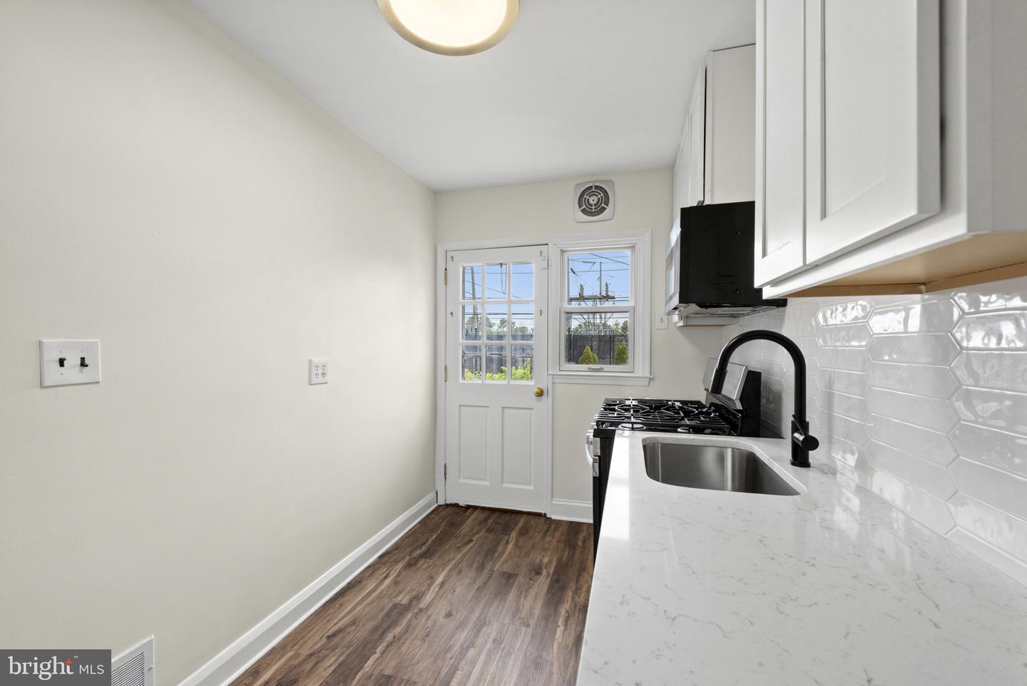 2207 Hawthorne Rd Property Photo 16