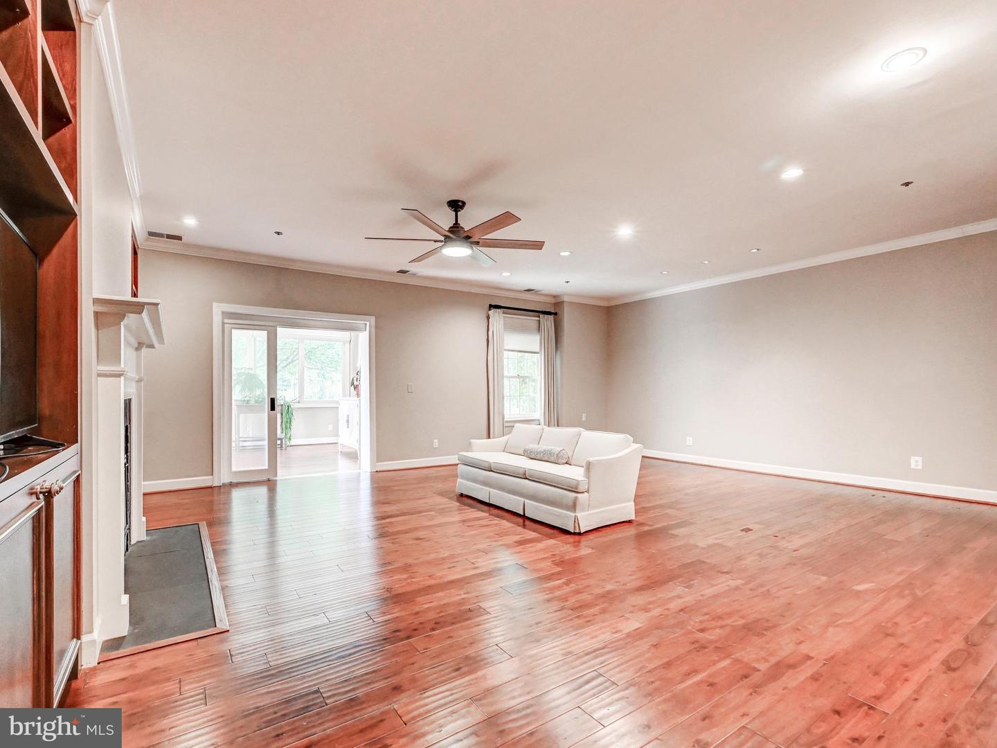 103 Brightwood Club Dr #103 Property Photo 3