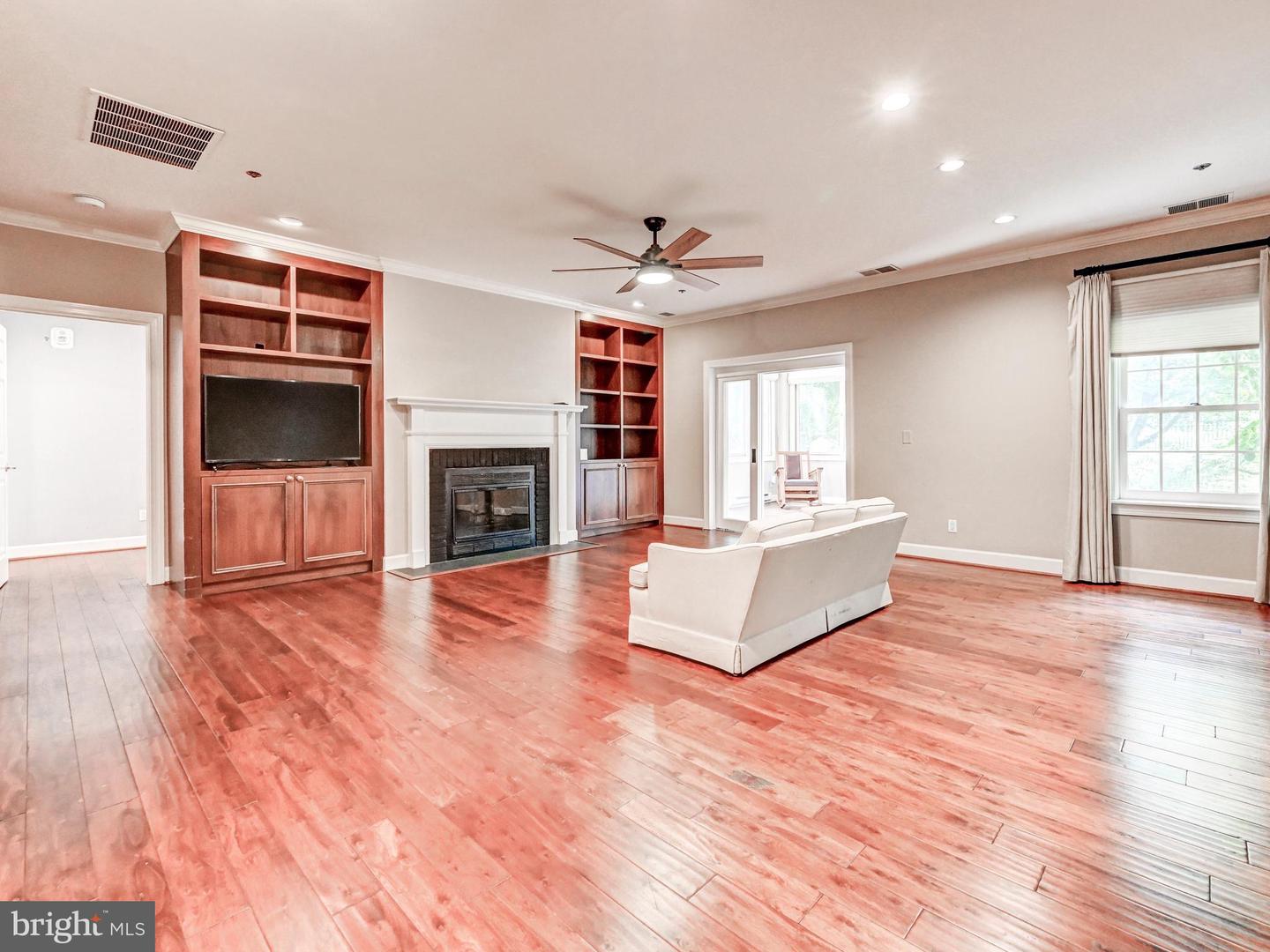 103 Brightwood Club Dr #103 Property Photo 4