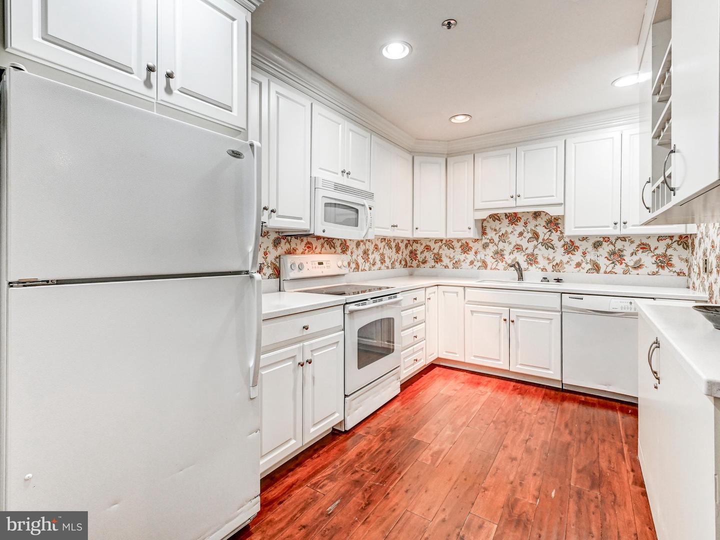 103 Brightwood Club Dr #103 Property Photo 6