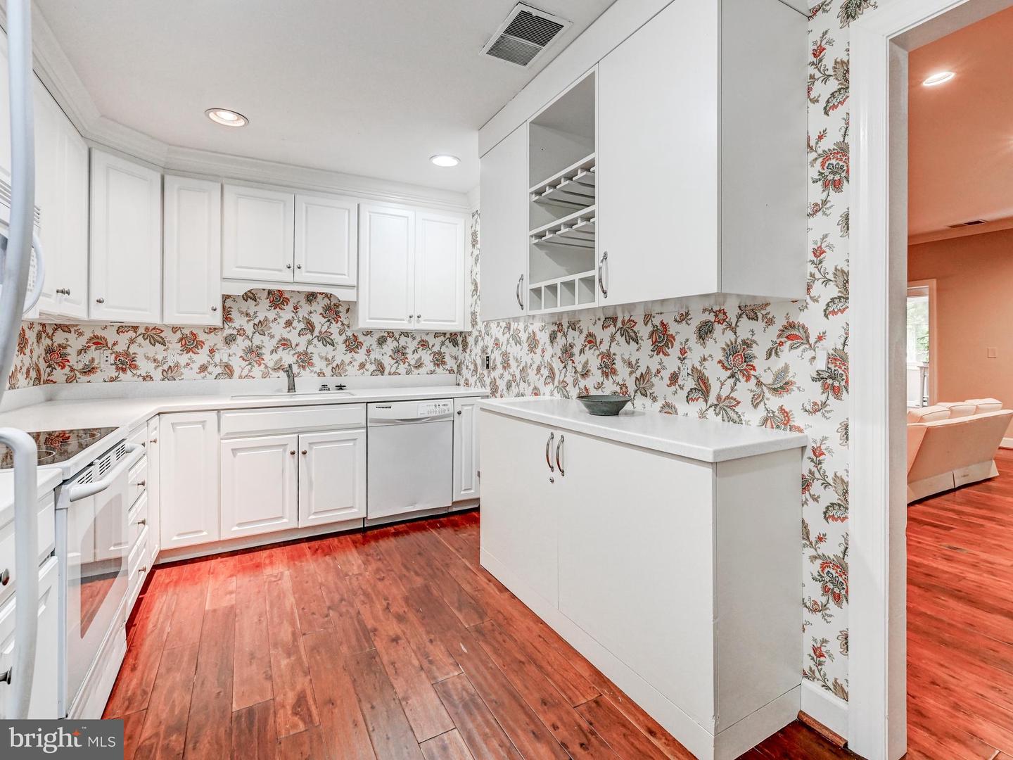 103 Brightwood Club Dr #103 Property Photo 7