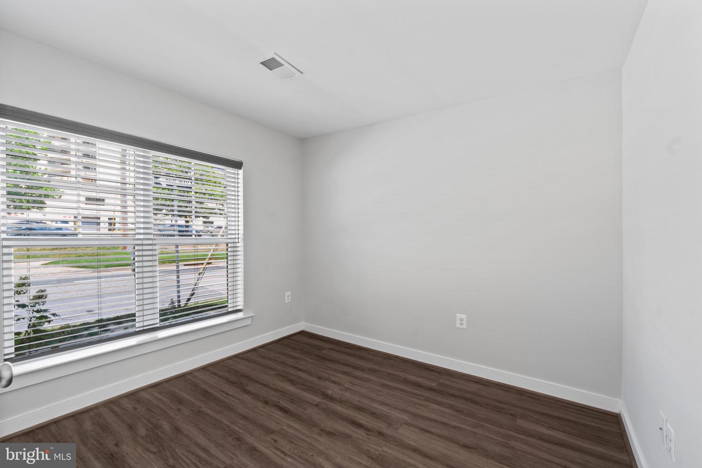 220 E Pennsylvania Ave Property Photo 8