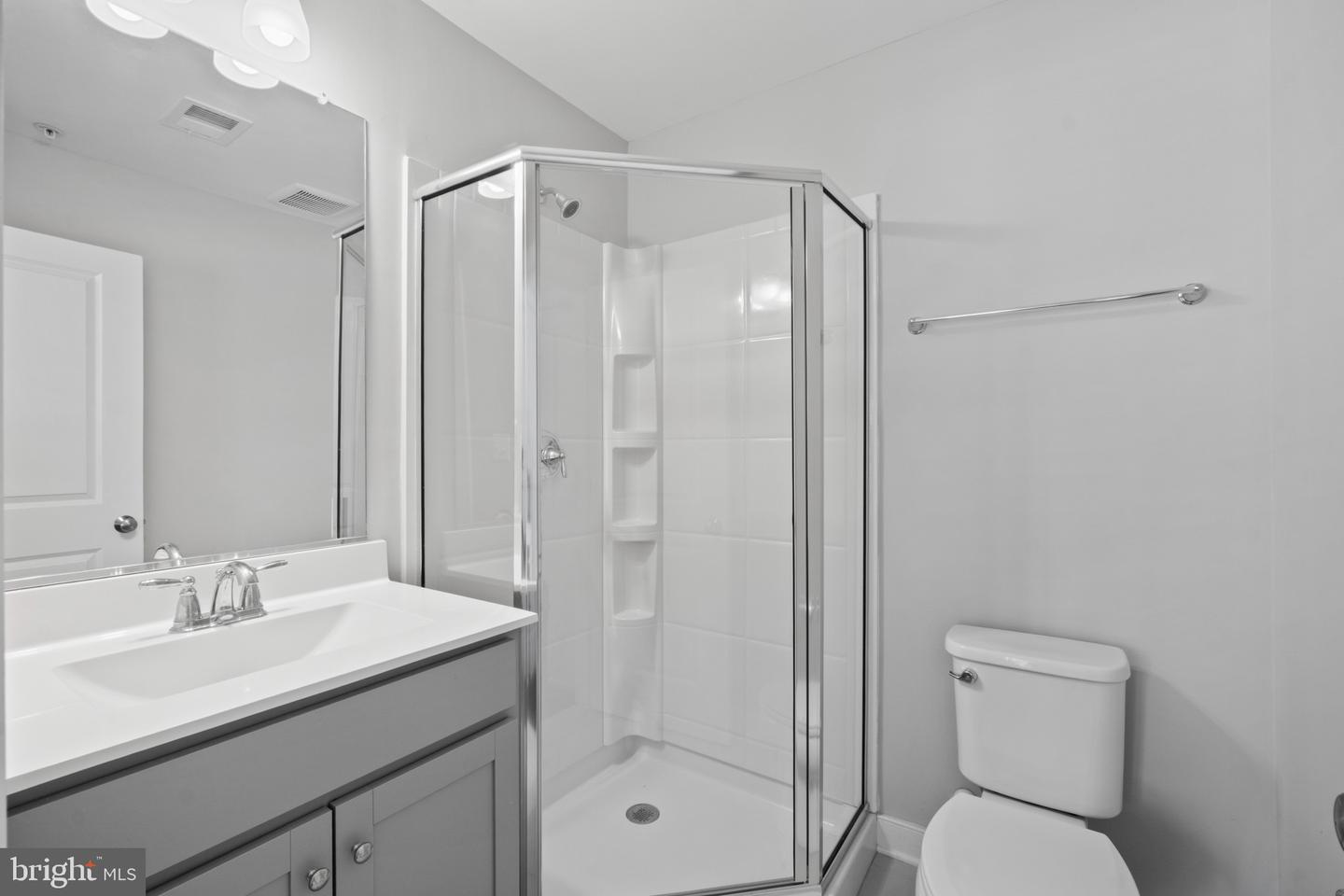 220 E Pennsylvania Ave Property Photo 9