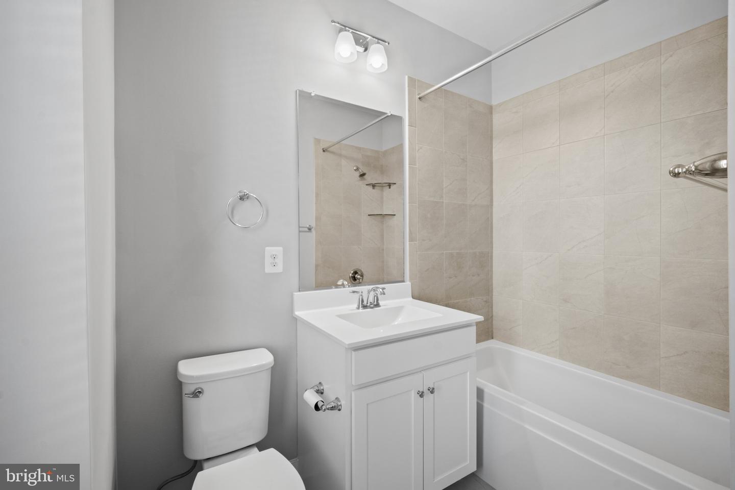 220 E Pennsylvania Ave Property Photo 19