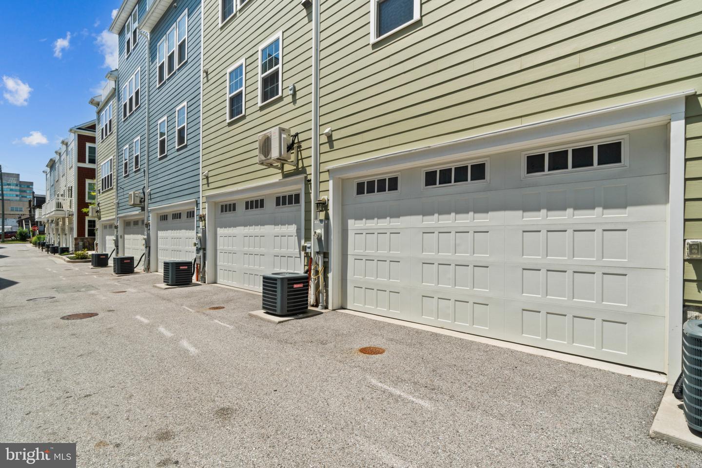 220 E Pennsylvania Ave Property Photo 28