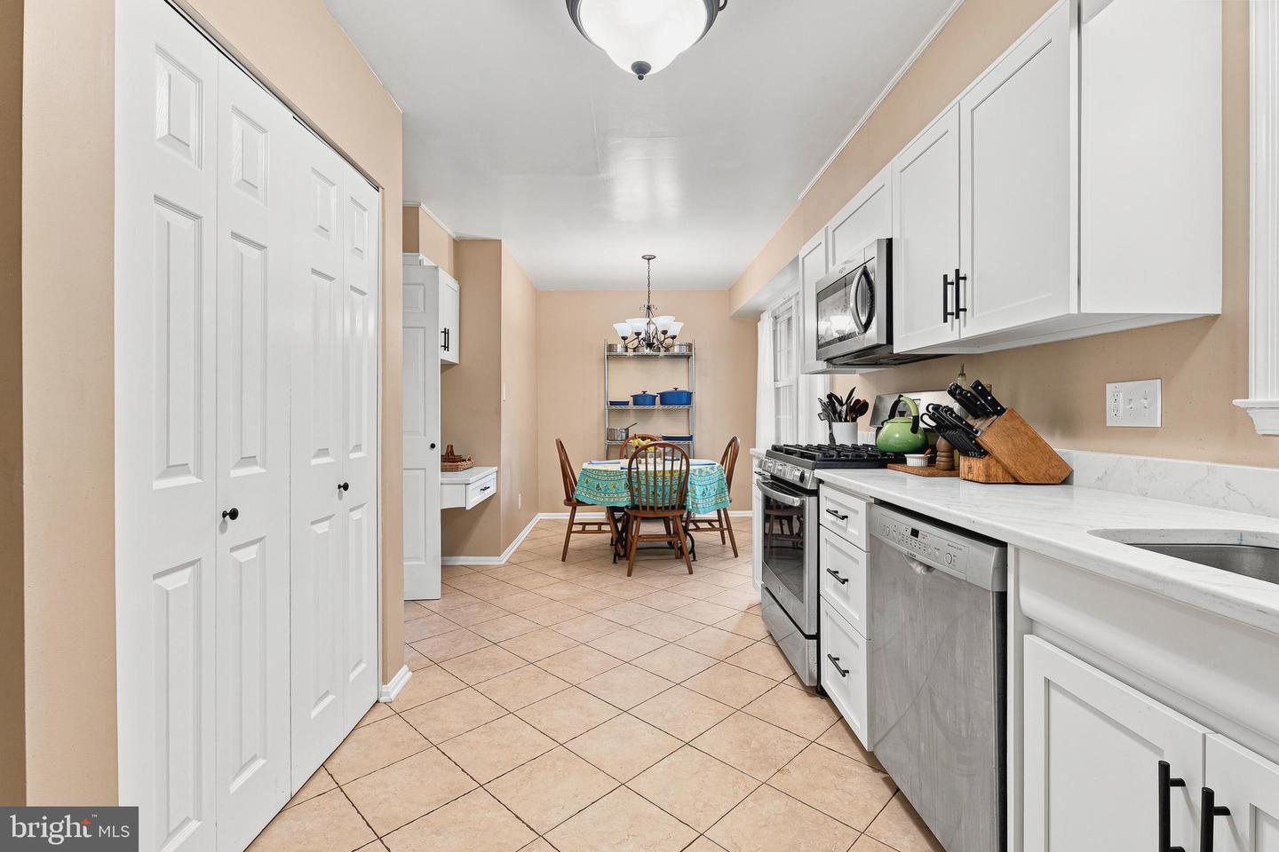4 Alcan Property Photo 12