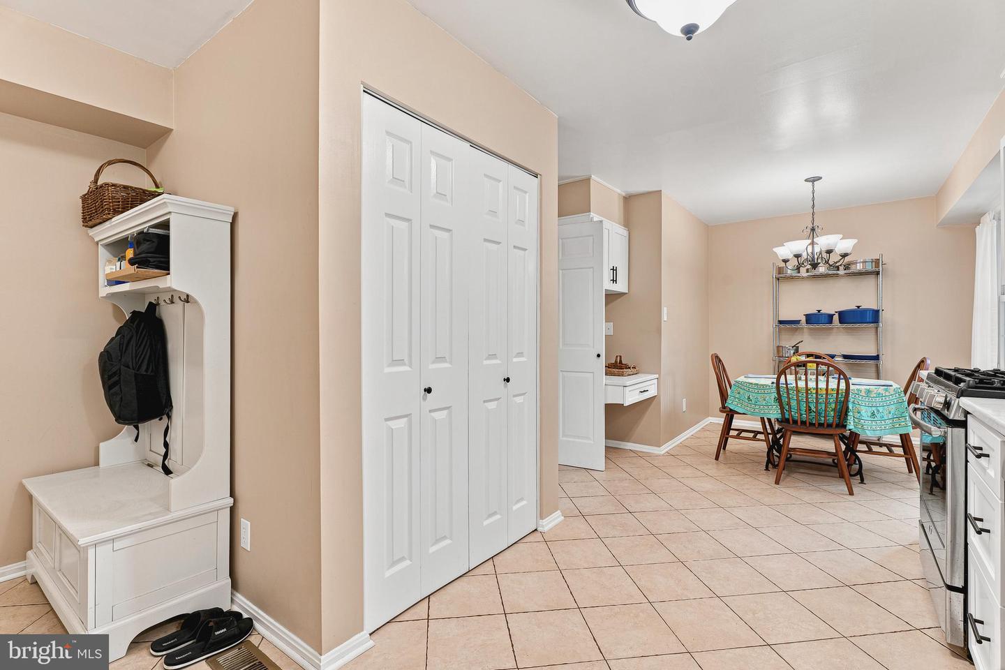 4 Alcan Property Photo 15
