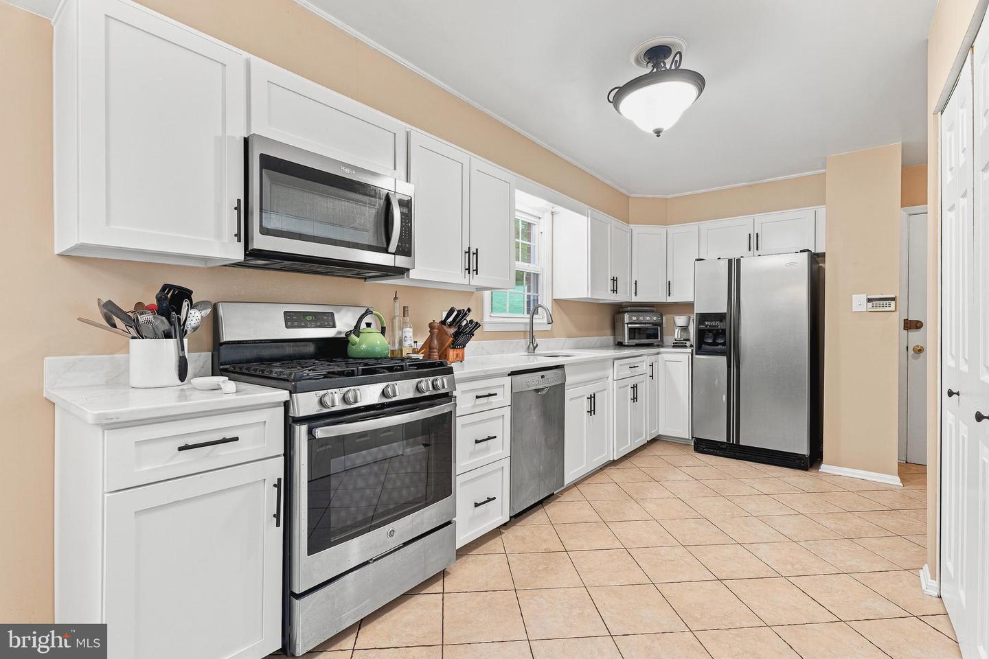 4 Alcan Property Photo 16