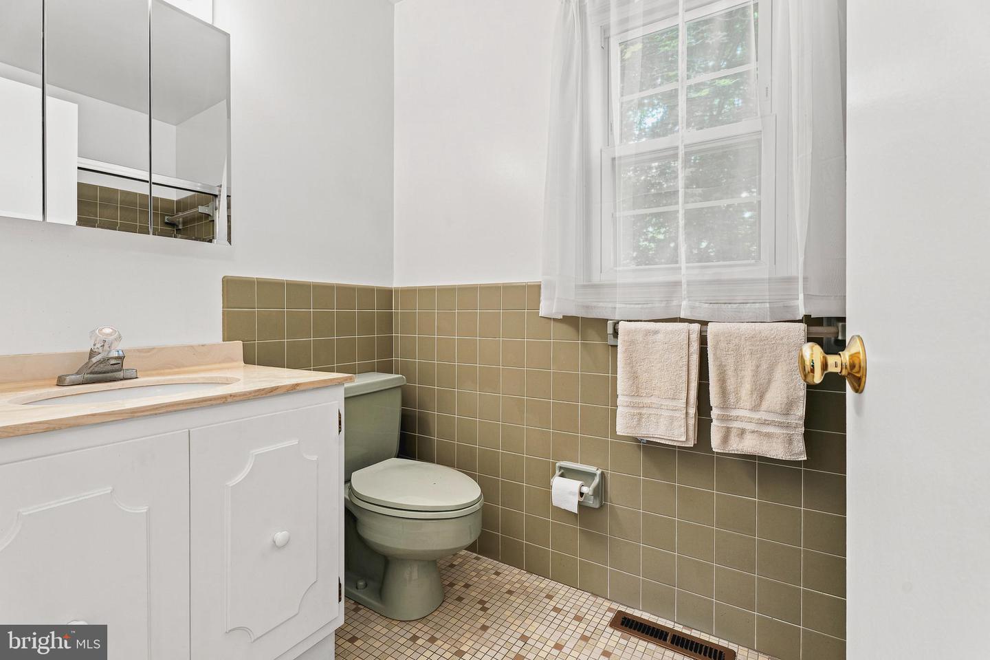 4 Alcan Property Photo 22