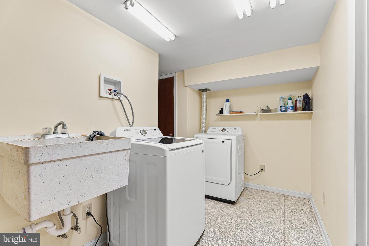4 Alcan Property Photo 37
