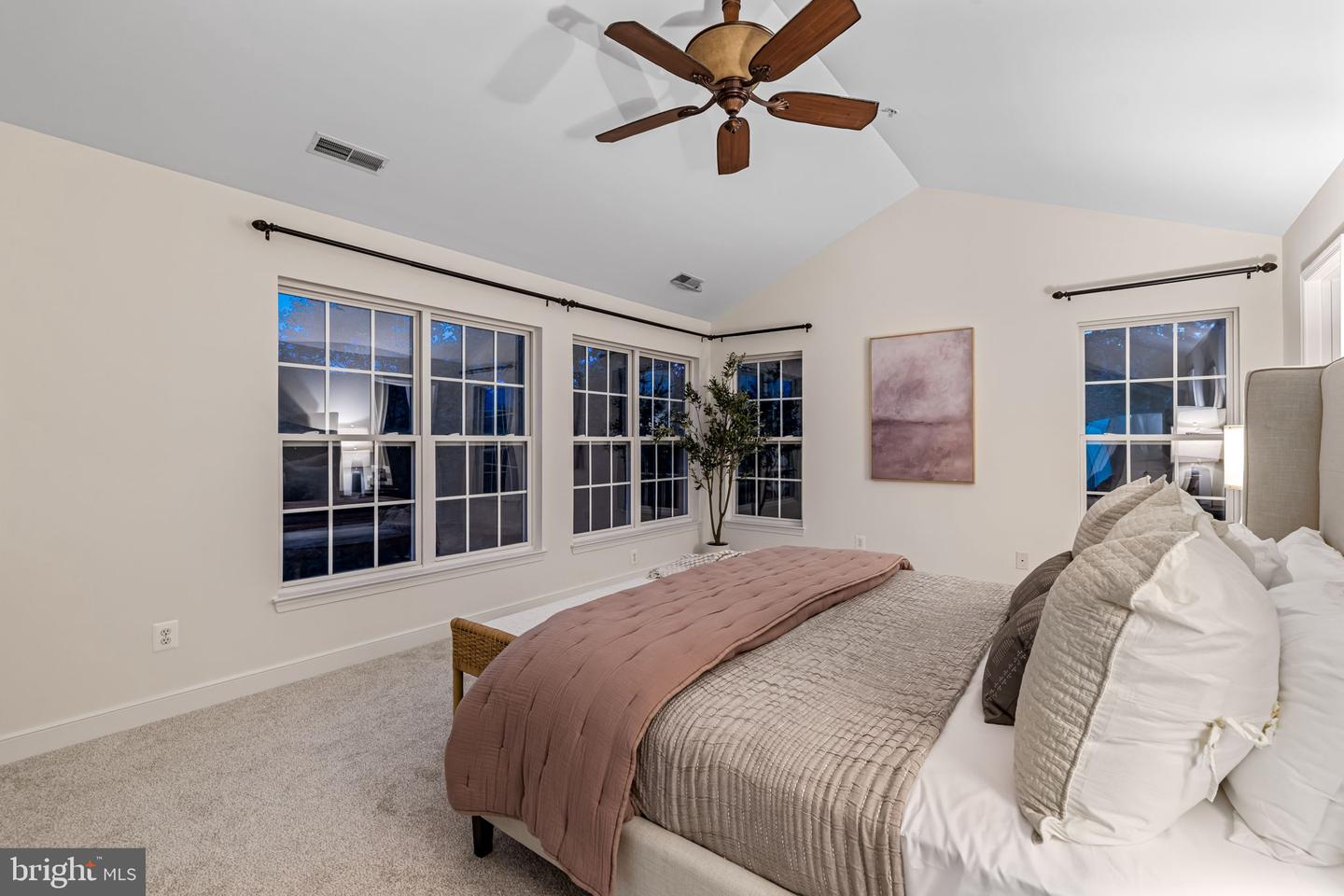 803 Zenith Property Photo 31