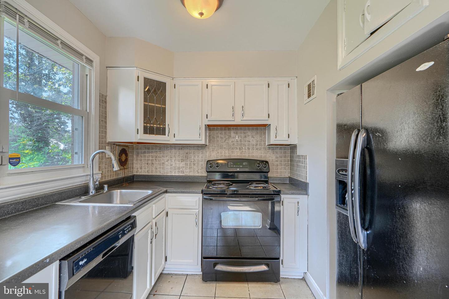 3506 Millvale Property Photo 8