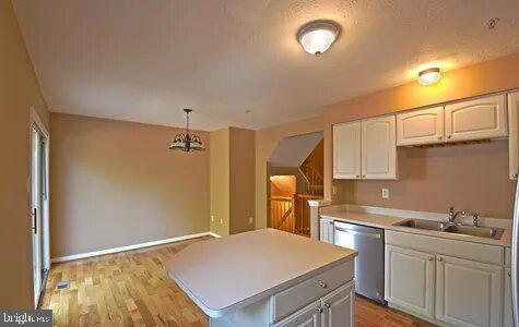4982 Lockard Dr Property Photo 6