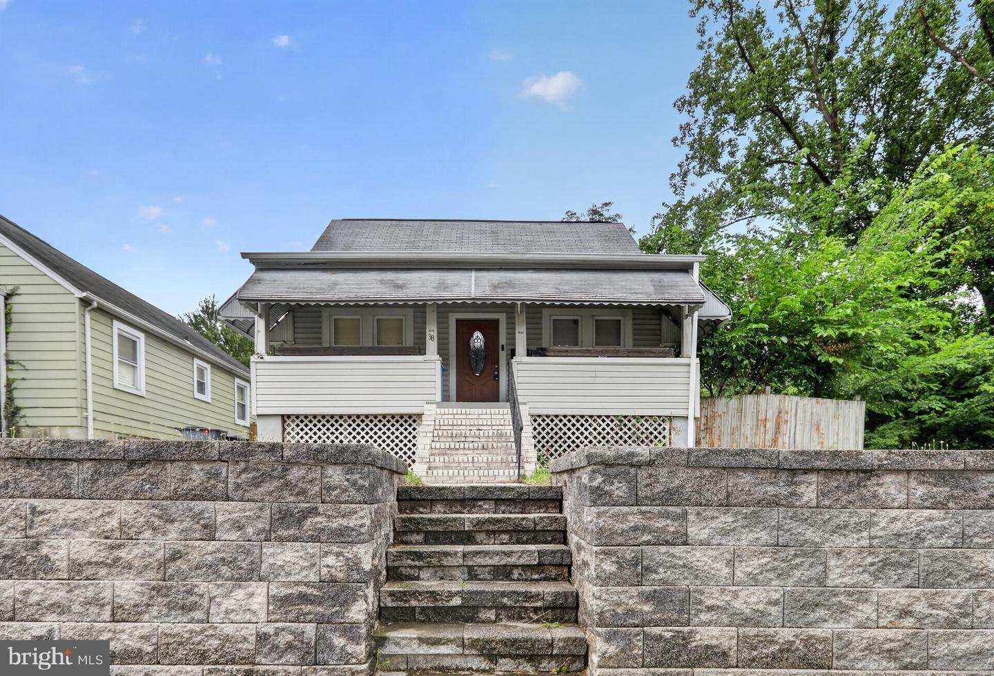 38 Lincoln Ave Property Photo 1