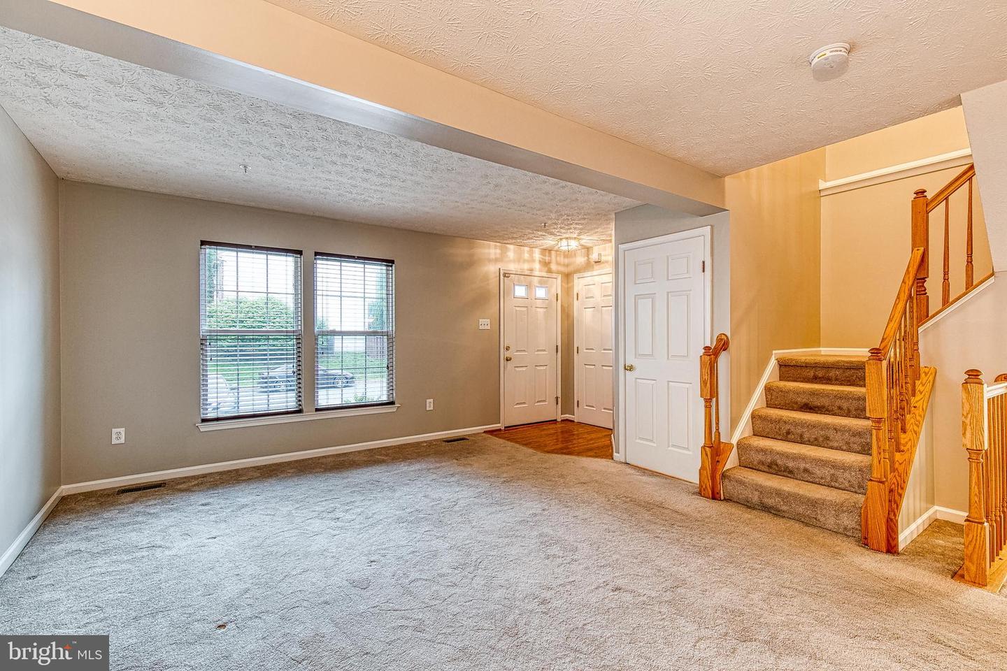 27 Silver Birch Ct Property Photo 4