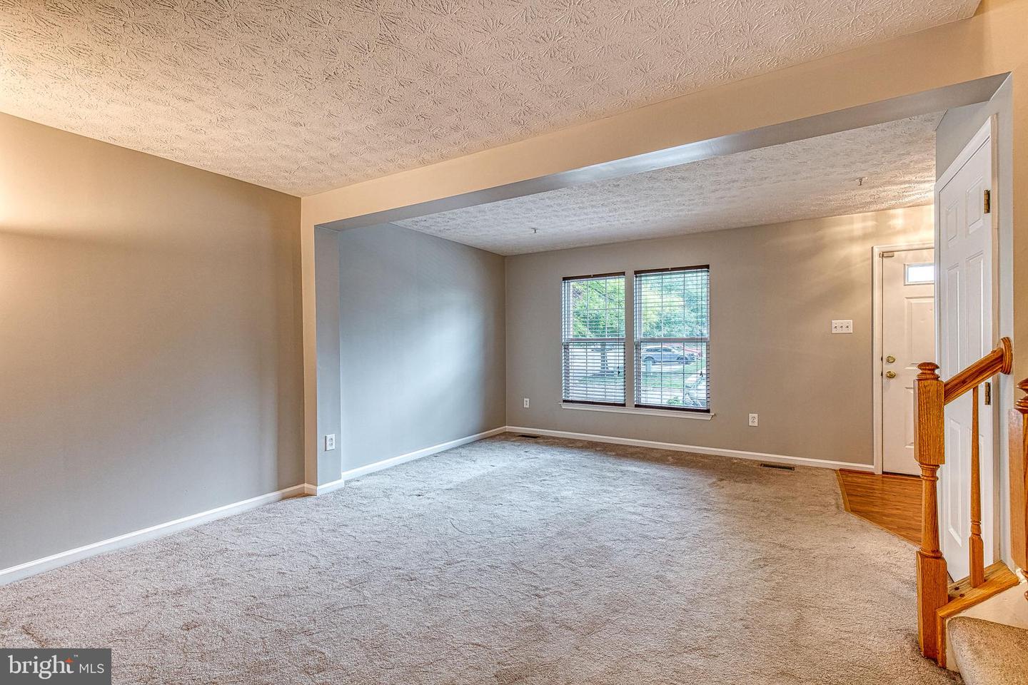 27 Silver Birch Ct Property Photo 5