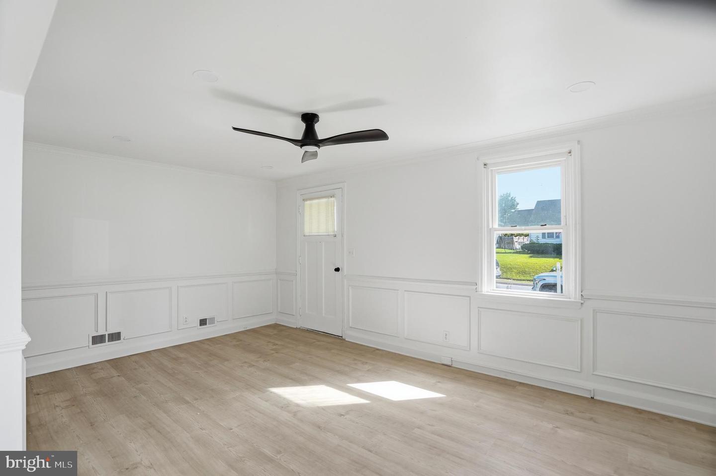 4222 Thorncliff Rd Property Photo 11