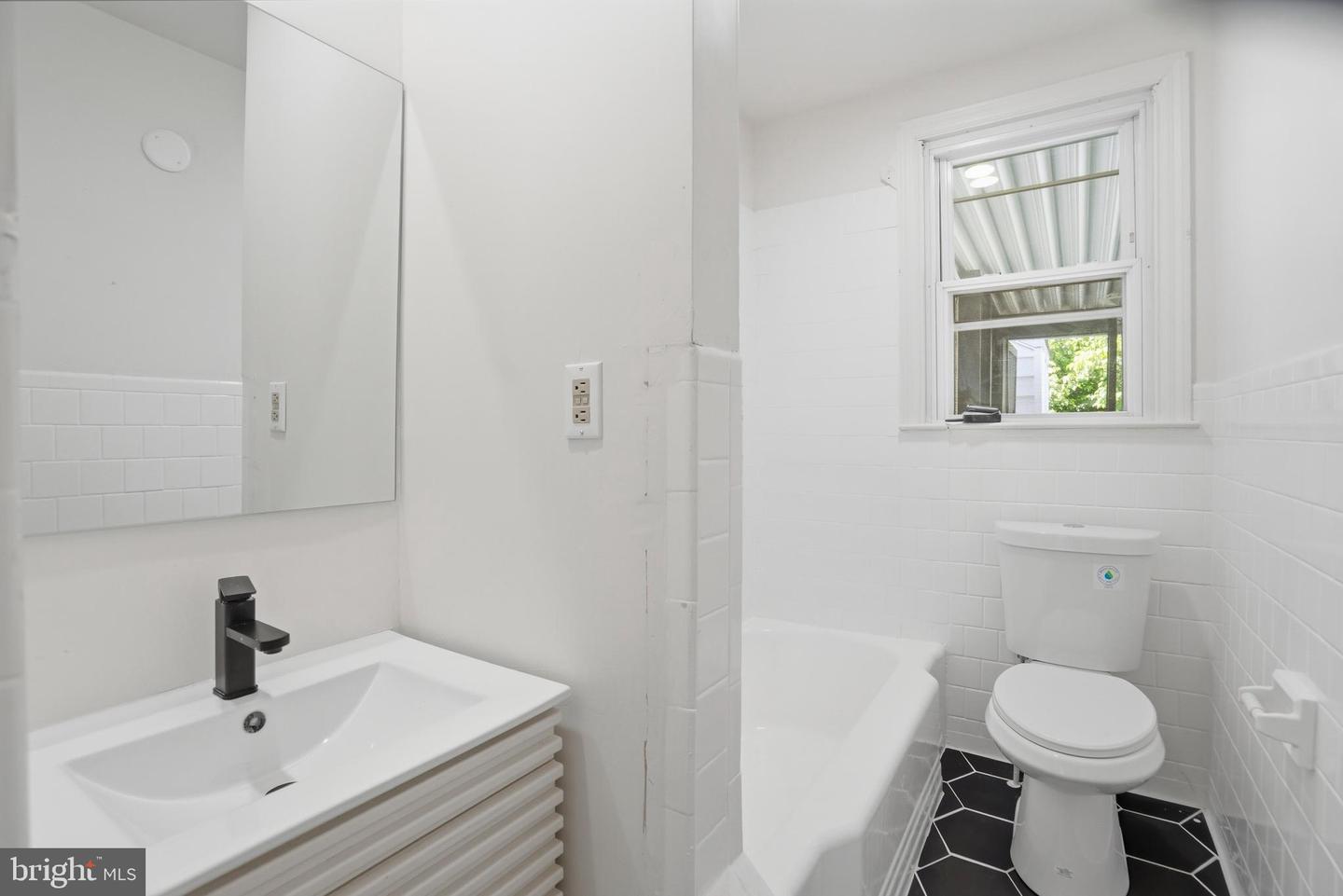 4222 Thorncliff Rd Property Photo 23