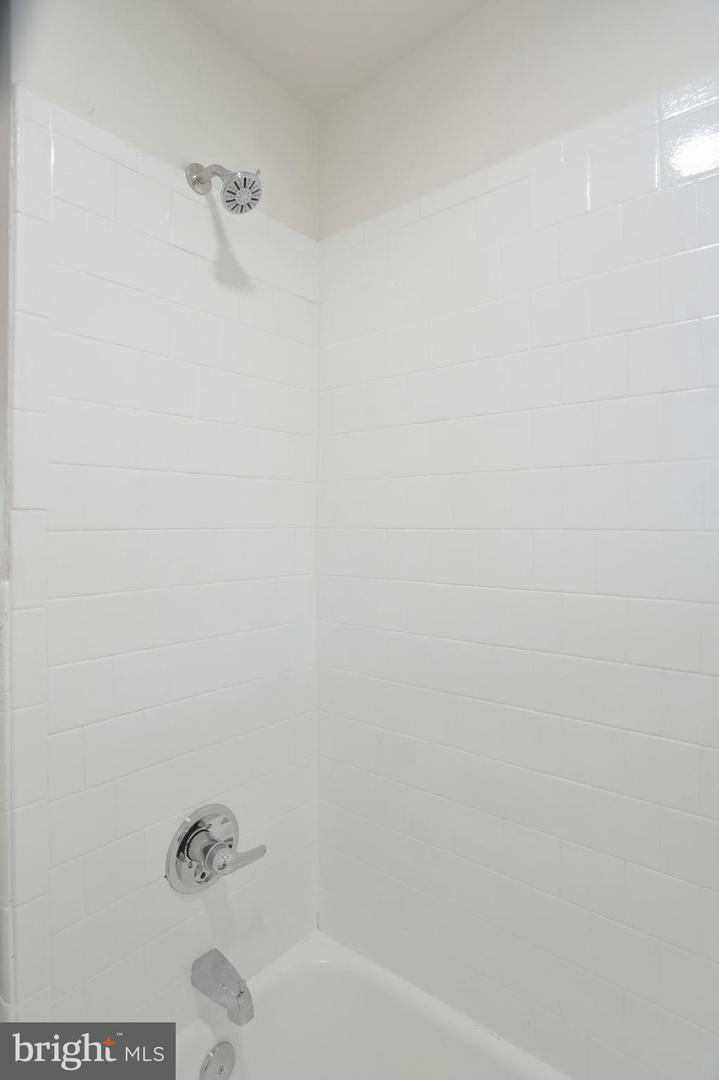 4222 Thorncliff Rd Property Photo 24