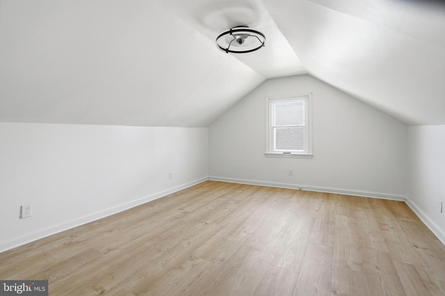 4222 Thorncliff Rd Property Photo 36