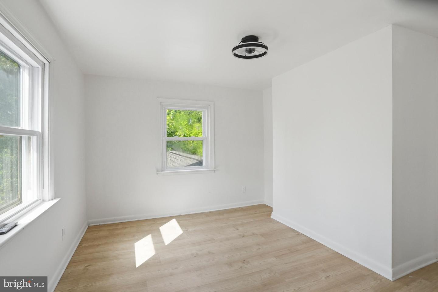 4222 Thorncliff Rd Property Photo 38