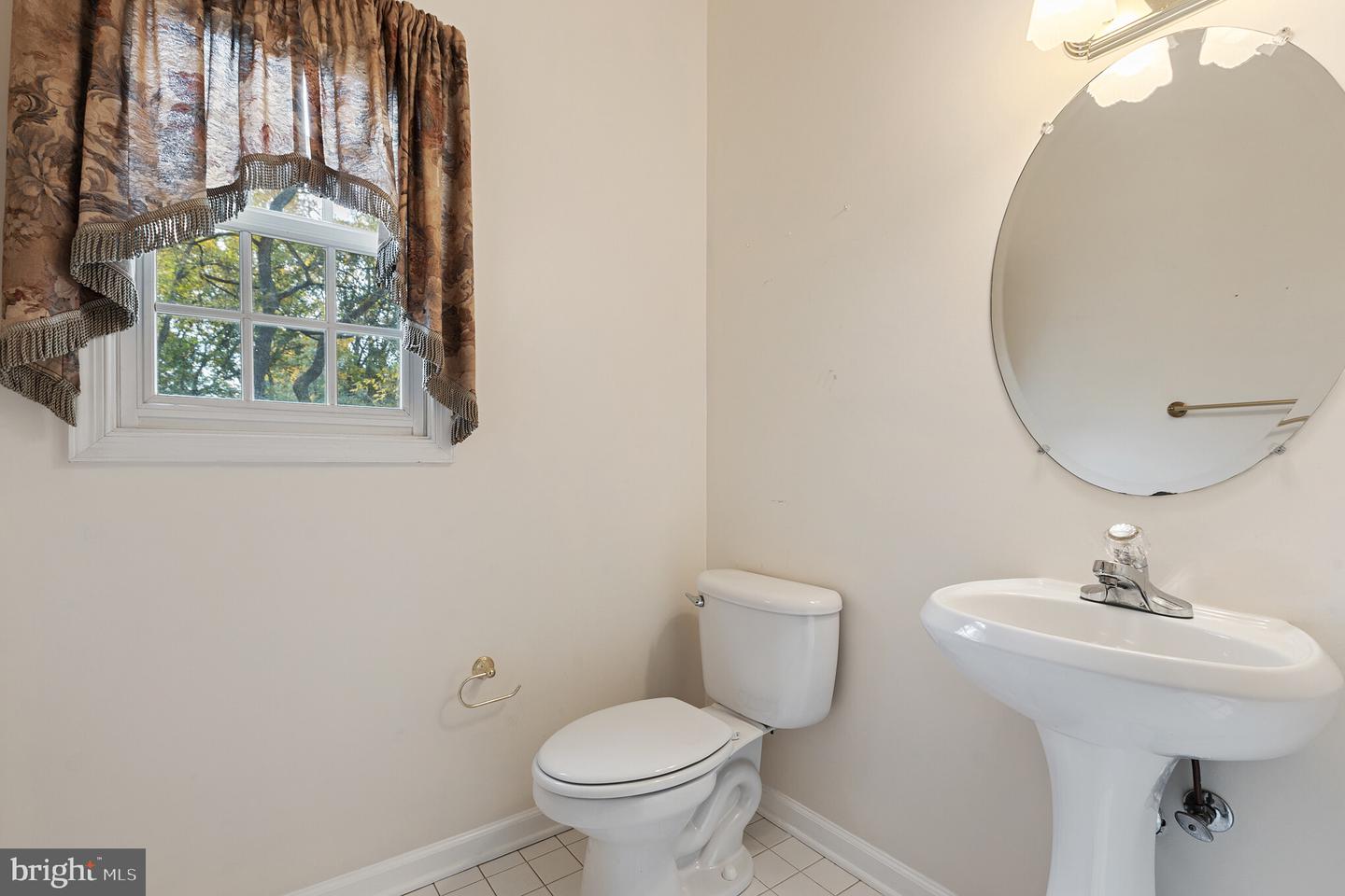 210 Garrison Forest Rd Property Photo 18