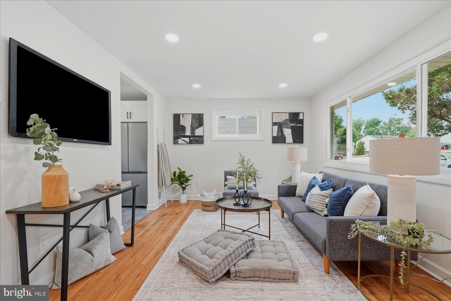 3 Bright Cir Property Photo 4