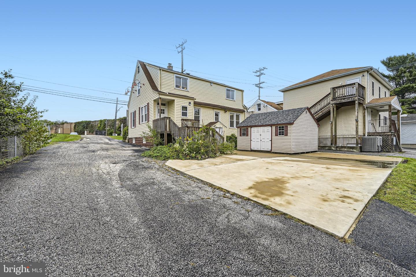 1805 E Joppa Rd Property Photo 4