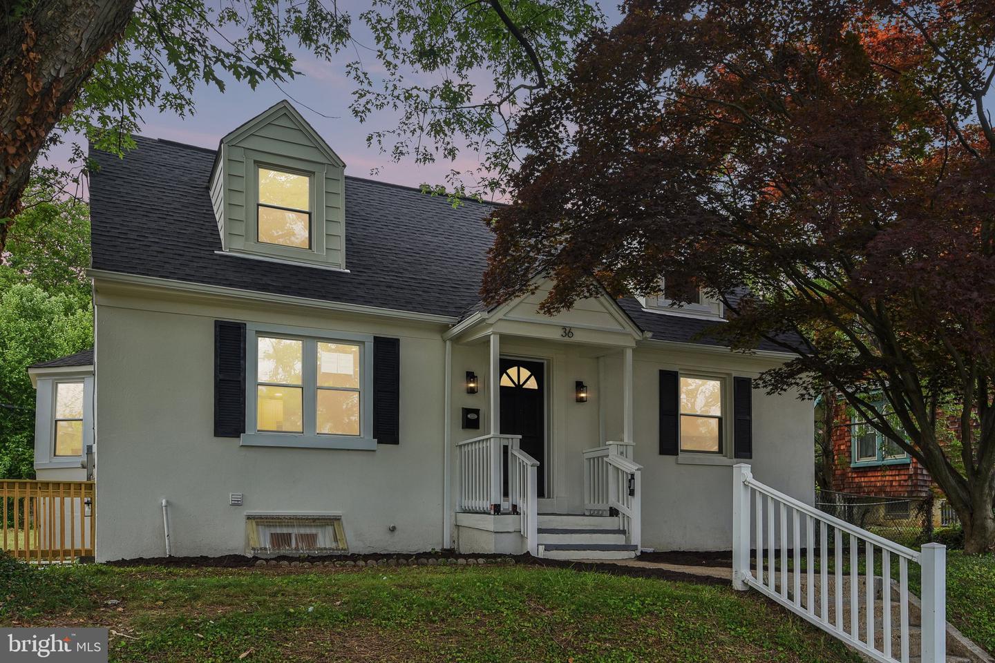 36 WADE AVE Property Photo 1