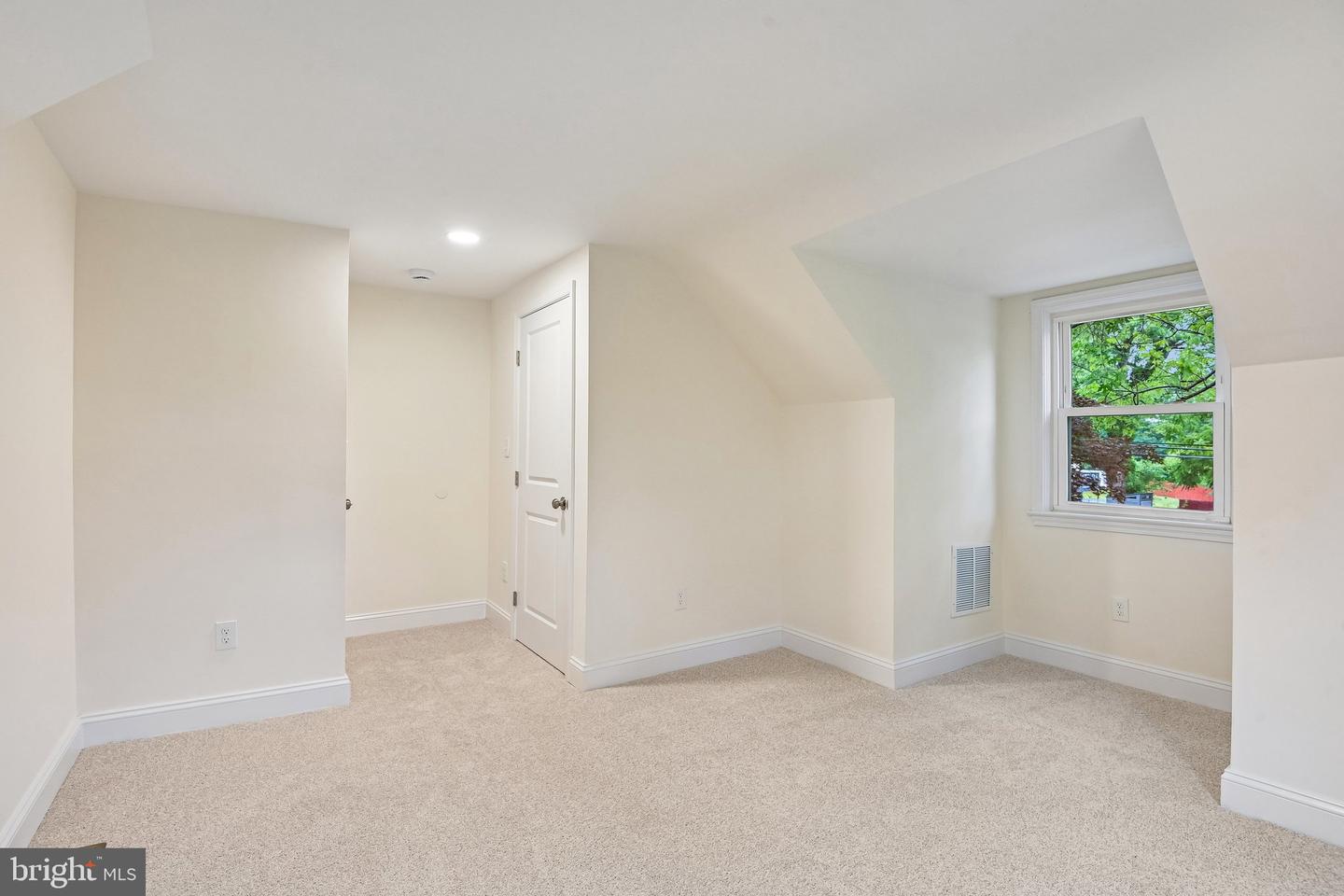 36 Wade Ave Property Photo 25