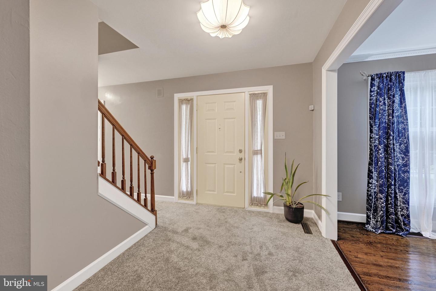 14210 Greencroft Ln Property Photo 6