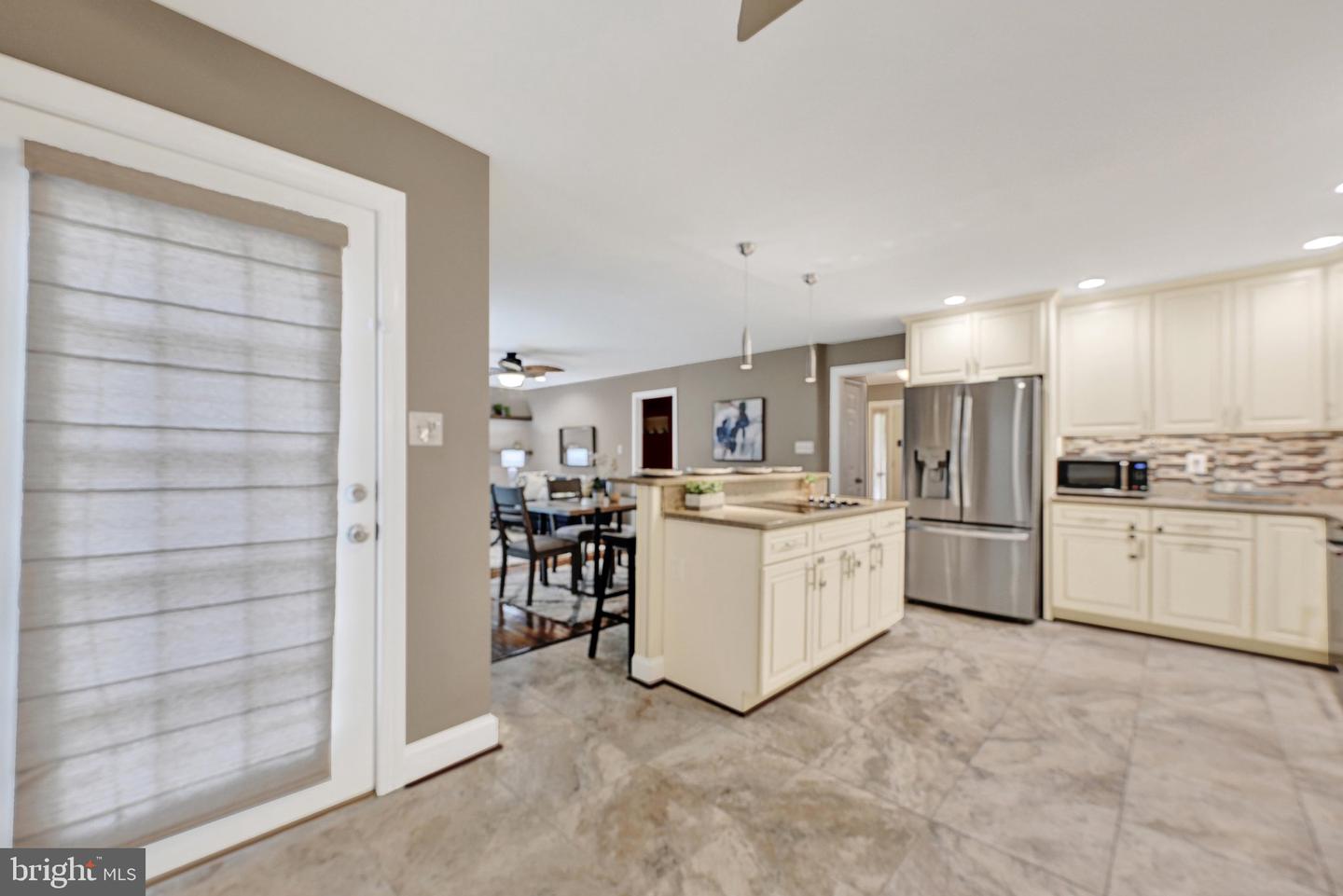 14210 Greencroft Ln Property Photo 18