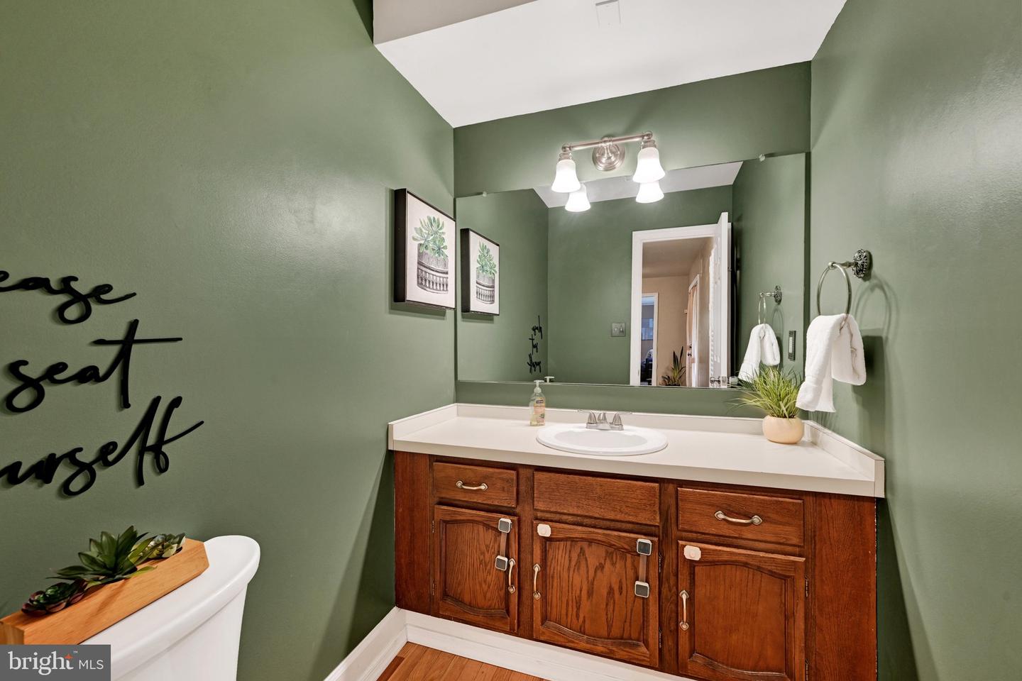 14210 Greencroft Ln Property Photo 25