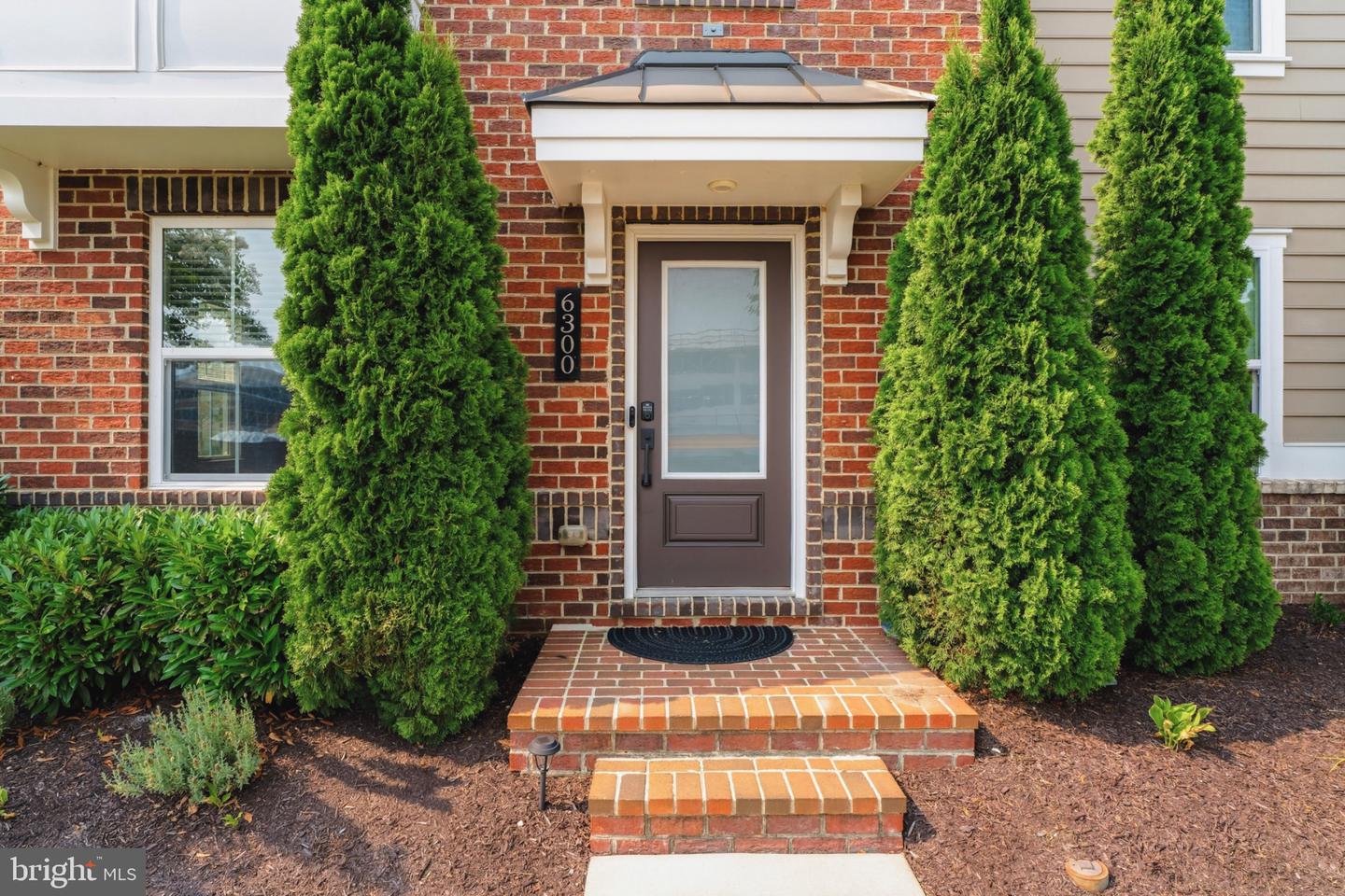 6300 Osterley St Property Photo 3