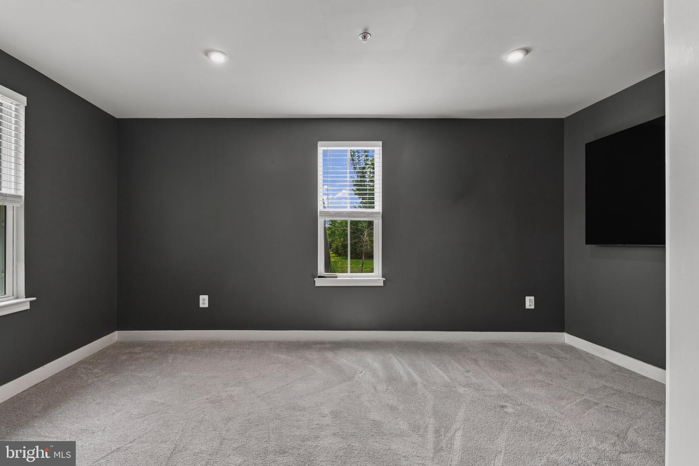 6300 Osterley St Property Photo 10