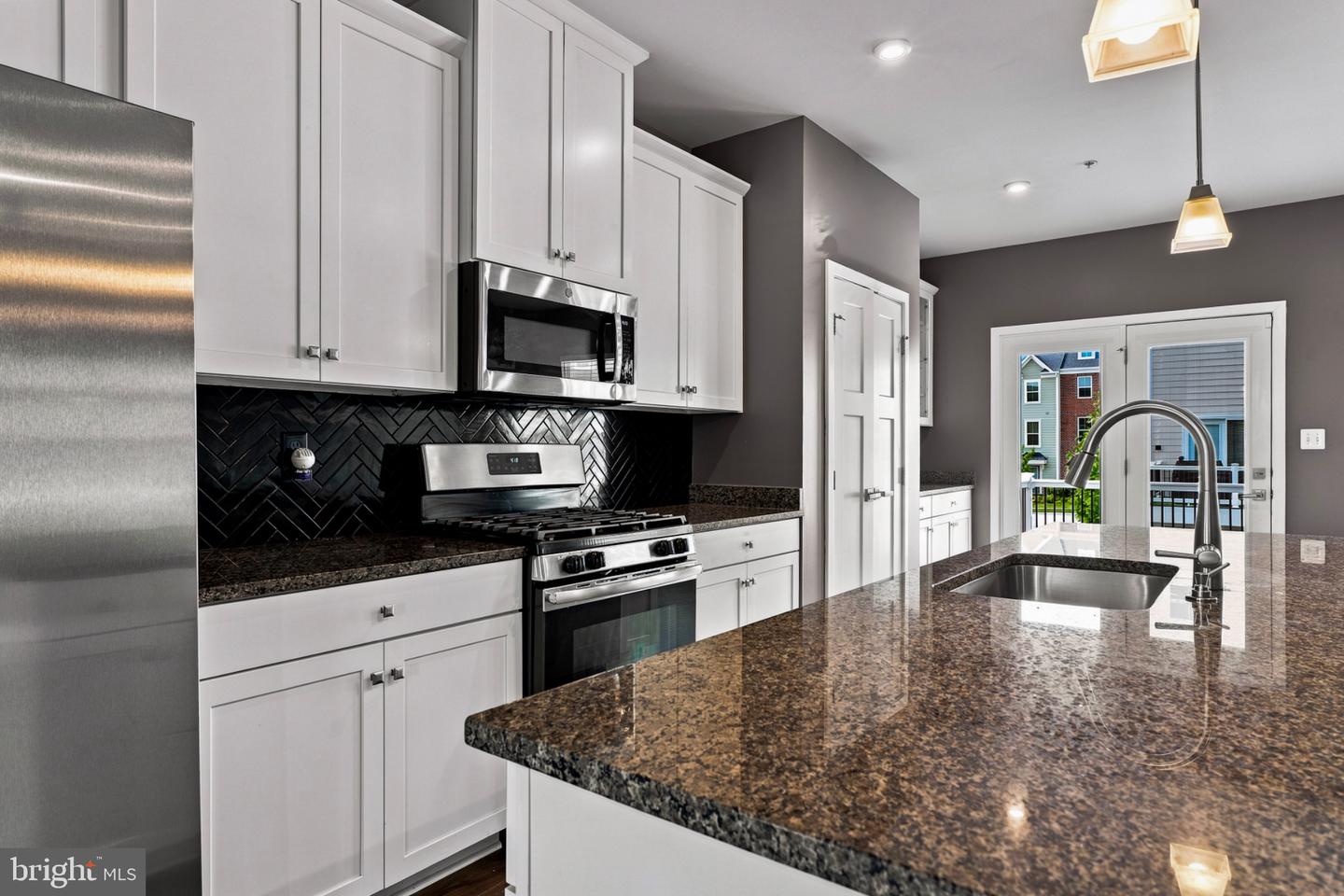 6300 Osterley St Property Photo 18