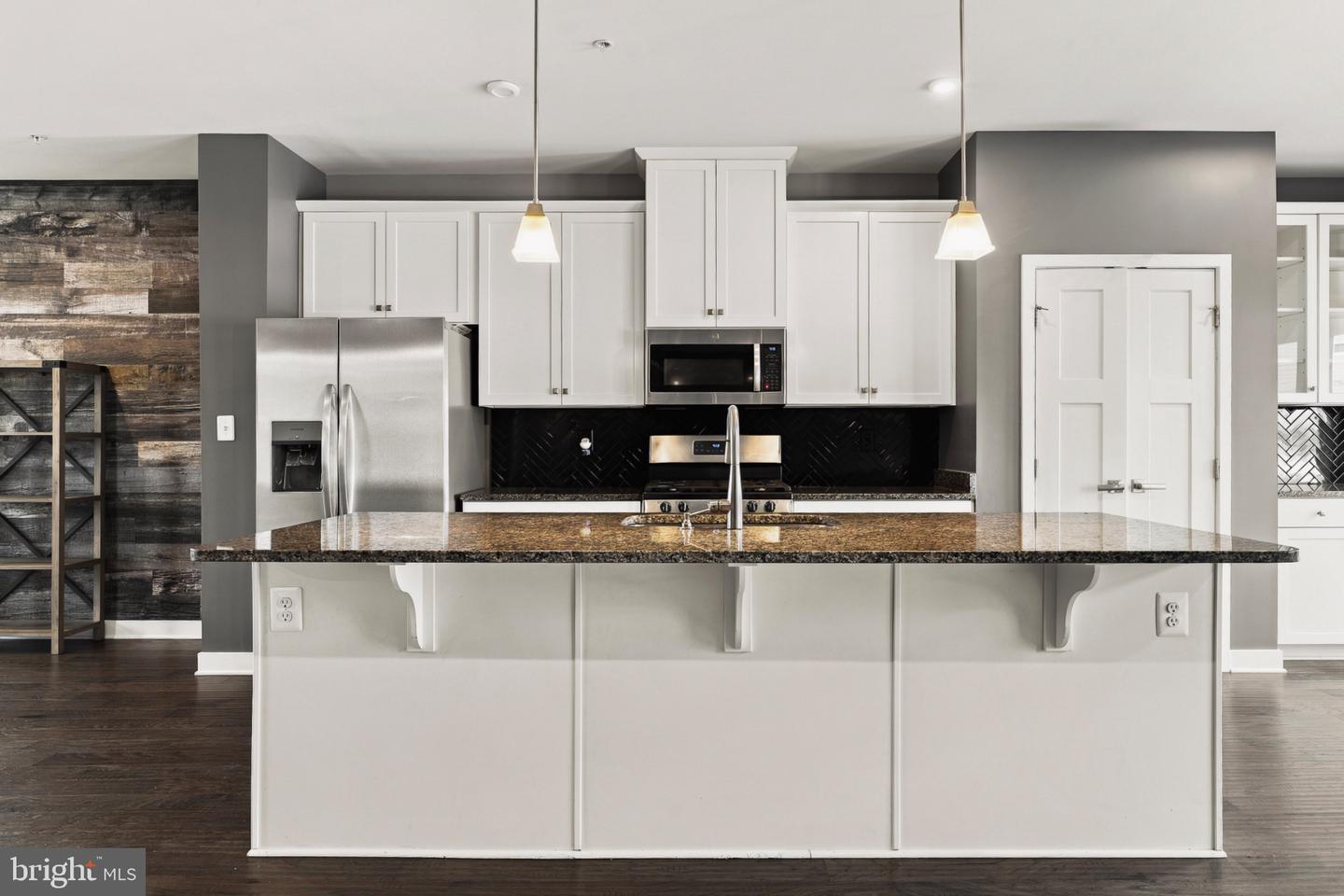 6300 Osterley St Property Photo 19