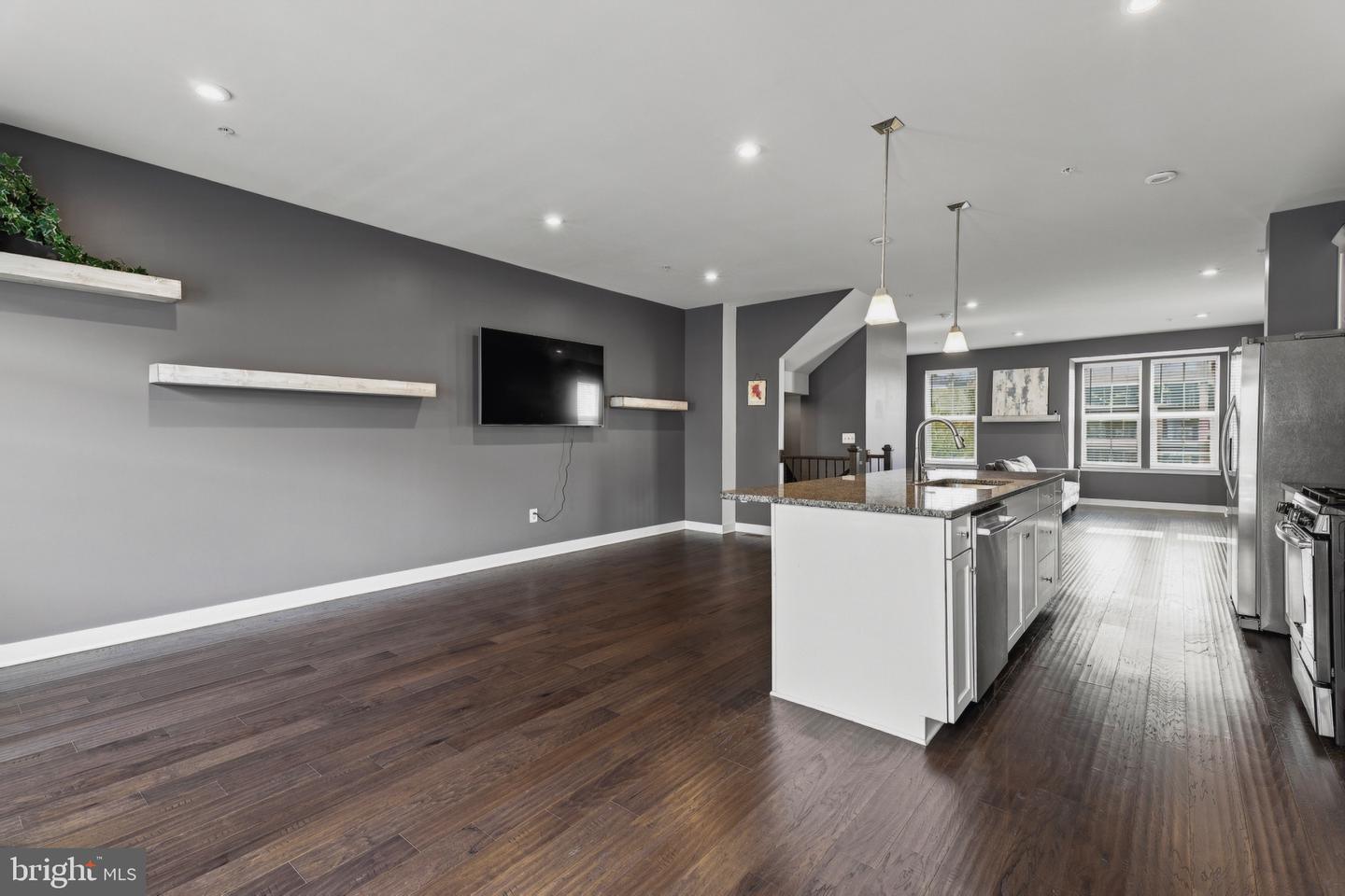 6300 Osterley St Property Photo 22