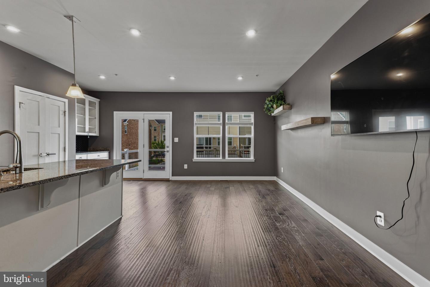6300 Osterley St Property Photo 24