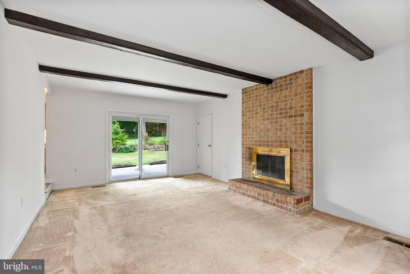 8339 Tally Ho Rd Property Photo 11